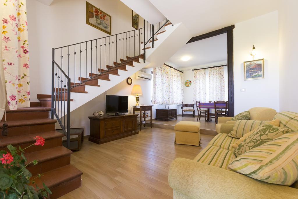 فيلا مستربيانكوفي Orange Park - Agriturismo المظهر الخارجي الصورة